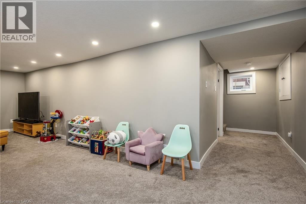 15 Herlan Avenue, Kitchener, Ontario  N2G 2C4 - Photo 37 - 40811281