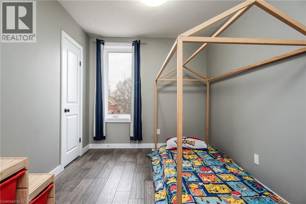 15 Herlan Avenue, Kitchener, Ontario  N2G 2C4 - Photo 30 - 40811281