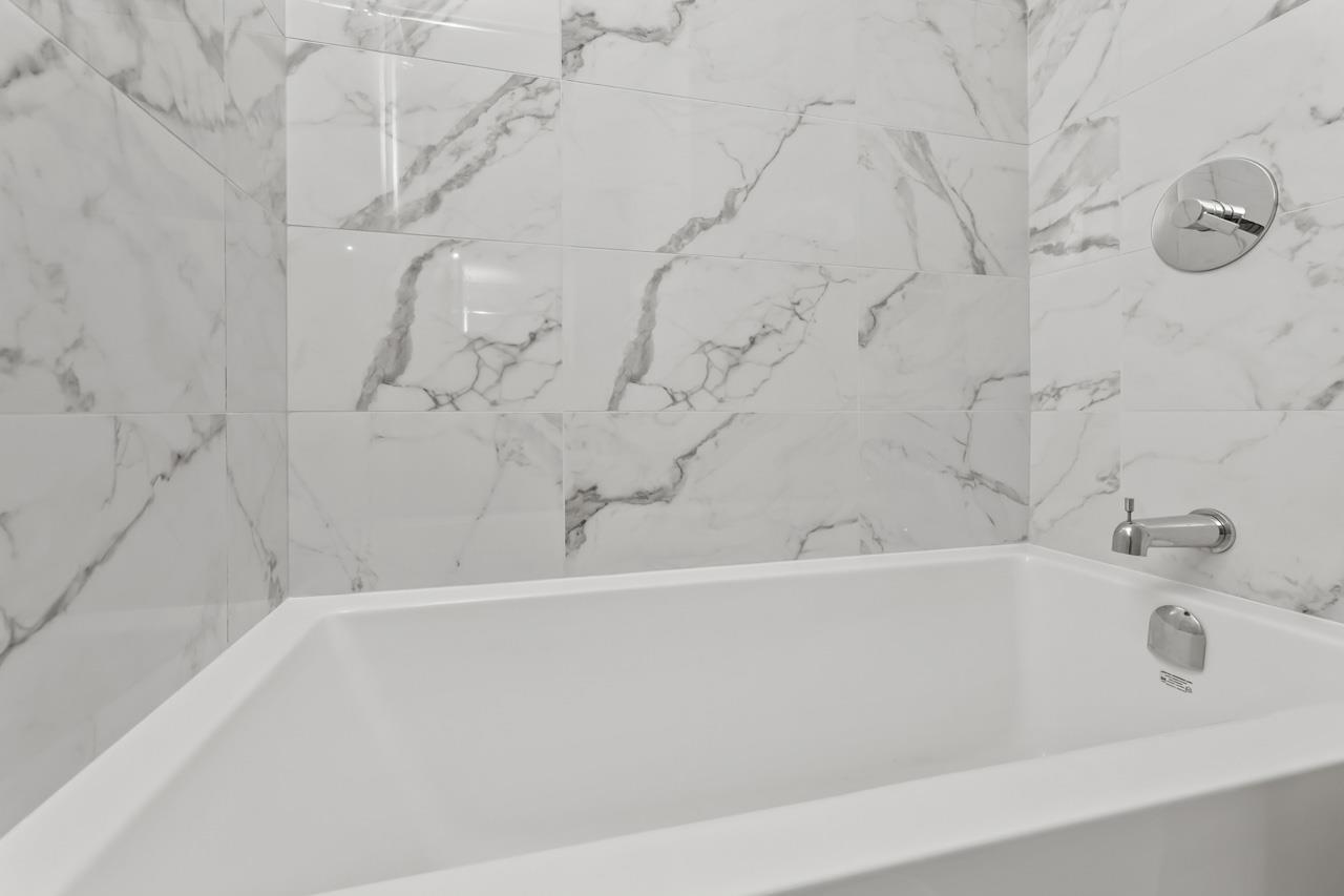 1012 10626 City Parkway, Surrey, British Columbia  V3T 0S3 - Photo 28 - R3105865