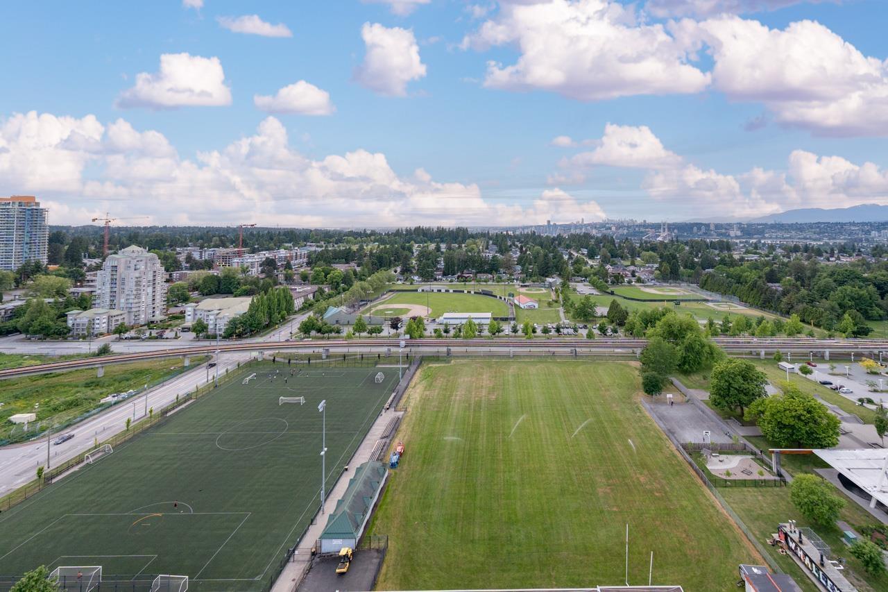 1012 10626 City Parkway, Surrey, British Columbia  V3T 0S3 - Photo 5 - R3105865