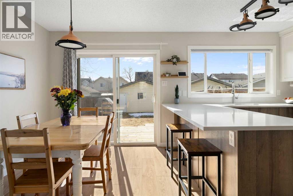 9 Elgin Mews SE, Calgary, Alberta  T2Z 4J9 - Photo 16 - A2294539