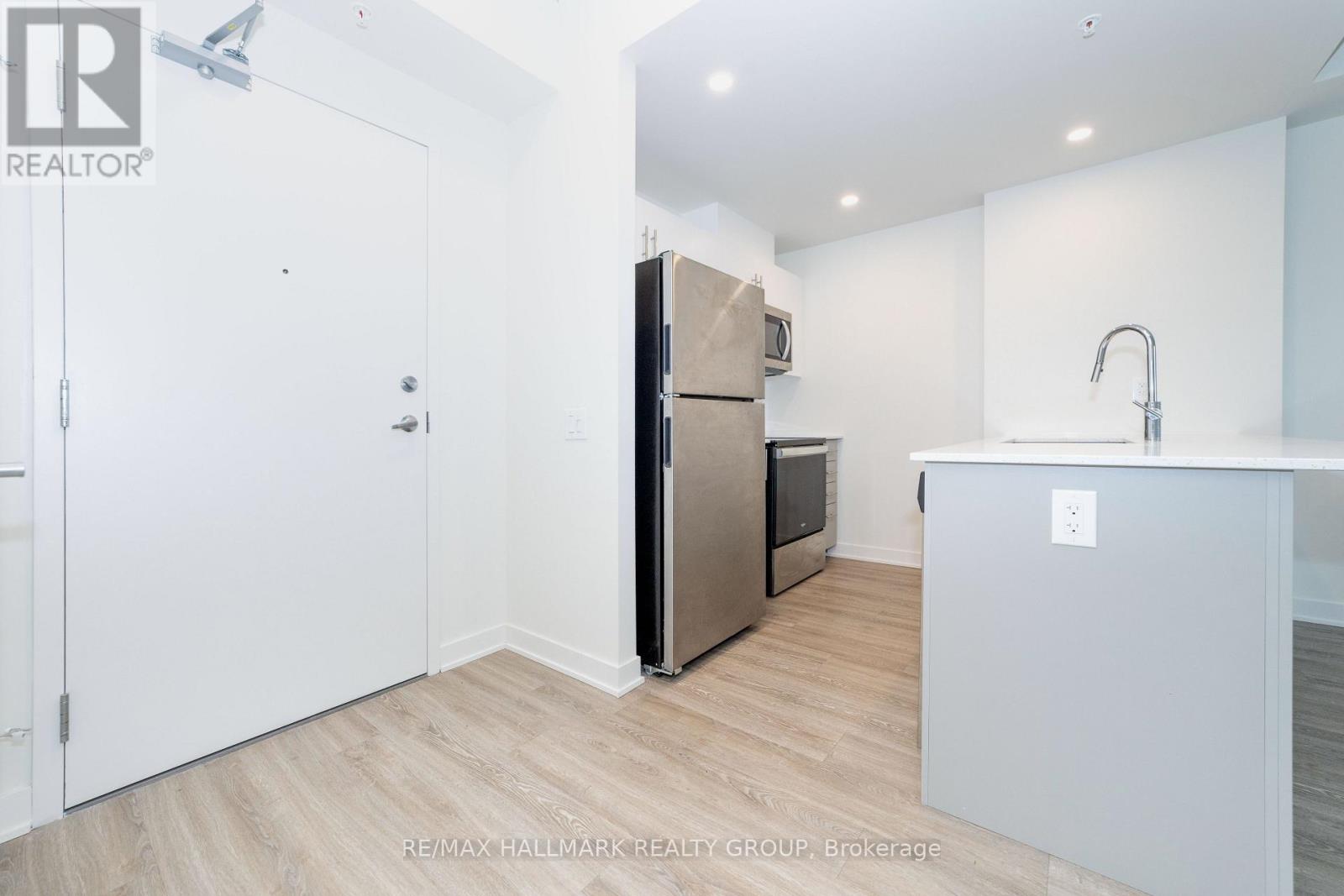 705 - 353 Gardner Street, Ottawa, Ontario  K1L 7V8 - Photo 2 - X12960950