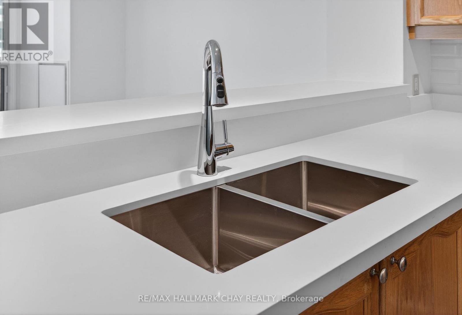 1205 - 2 Toronto Street, Barrie, Ontario L4N 9R2 - Photo 8 - S12803634