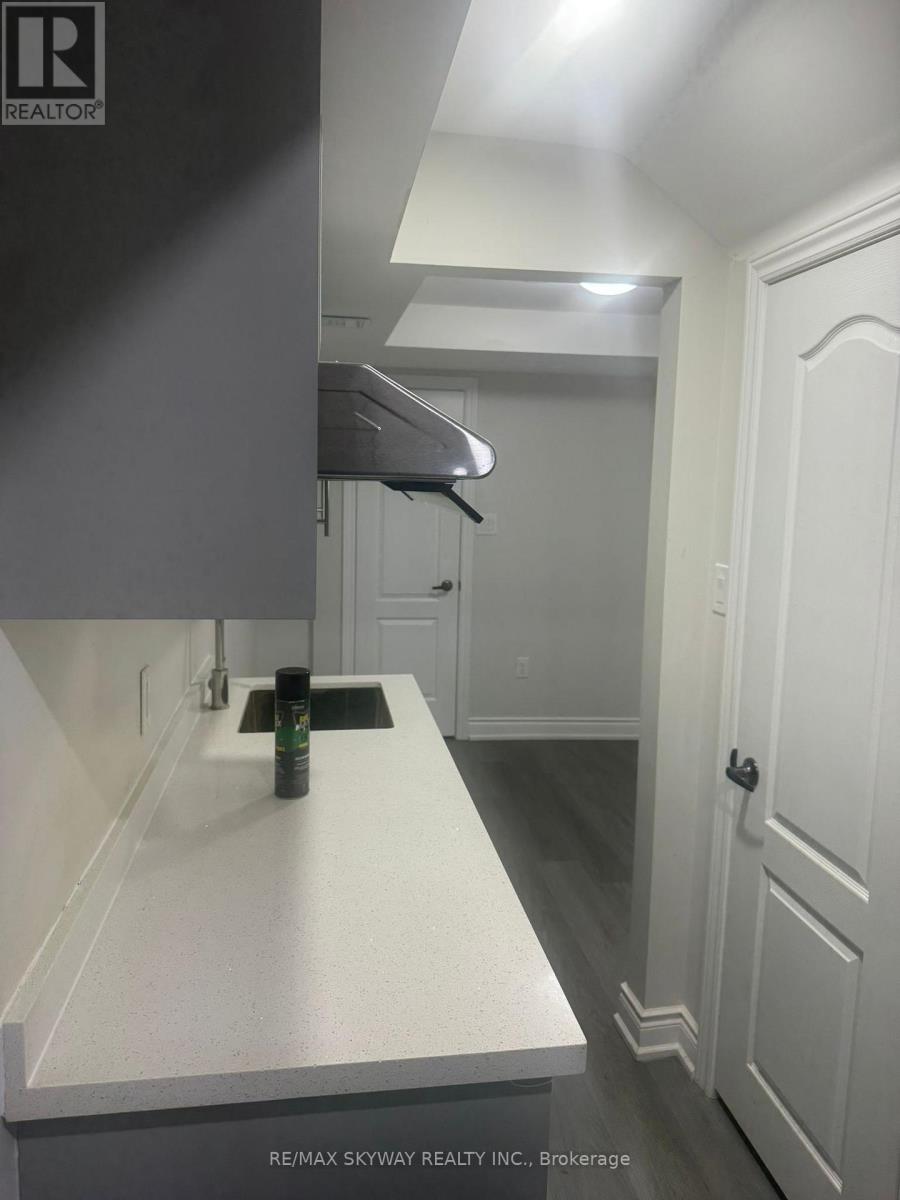 40 Eberly Woods Drive, Caledon, Ontario  L7C 4J2 - Photo 2 - W12825122