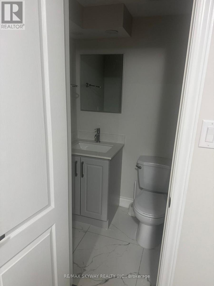 40 Eberly Woods Drive, Caledon, Ontario  L7C 4J2 - Photo 4 - W12825122