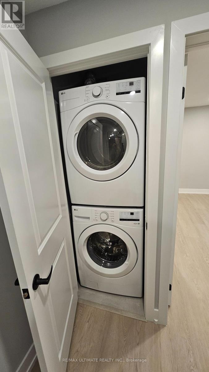 Main Floor - 351 Blackthorn Avenue, Toronto, Ontario  M6M 3B8 - Photo 12 - W12960910