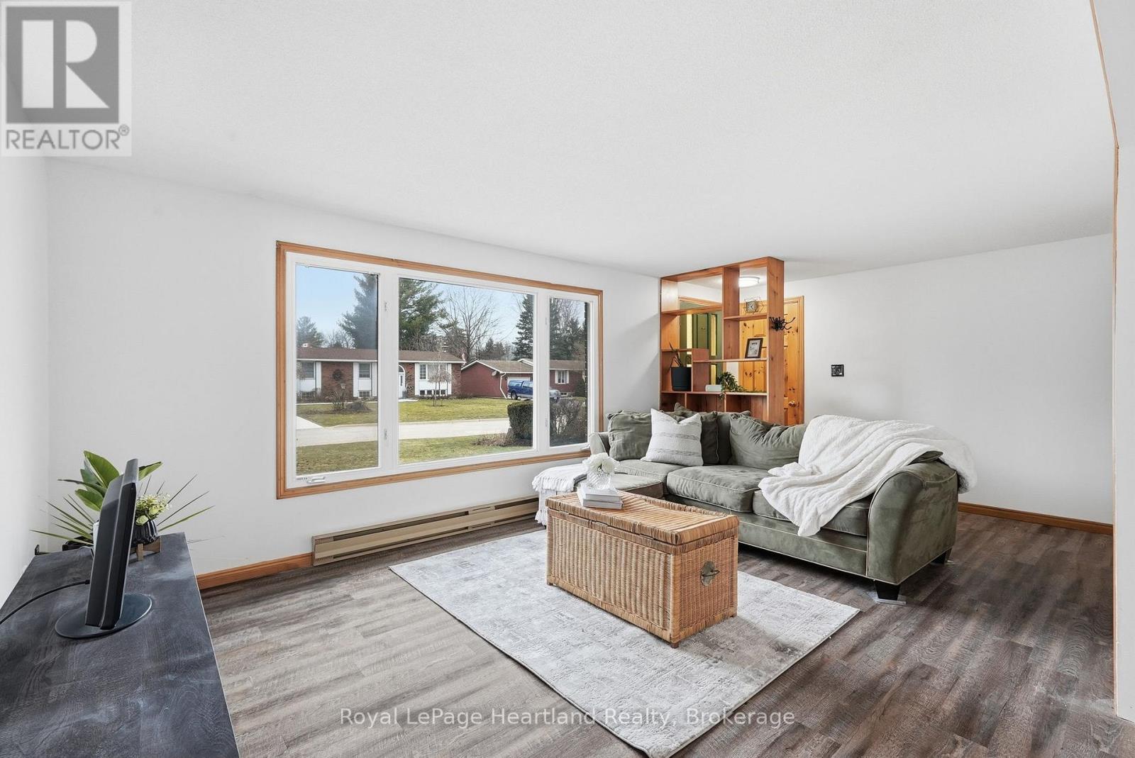 284 Manor Road, North Huron, Ontario  N0G 2W0 - Photo 11 - X12961034