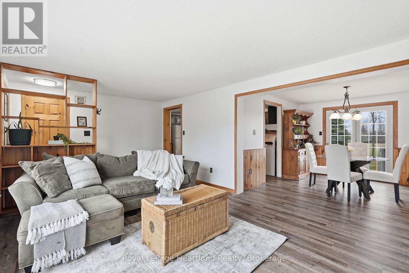 284 Manor Road, North Huron, Ontario  N0G 2W0 - Photo 12 - X12961034