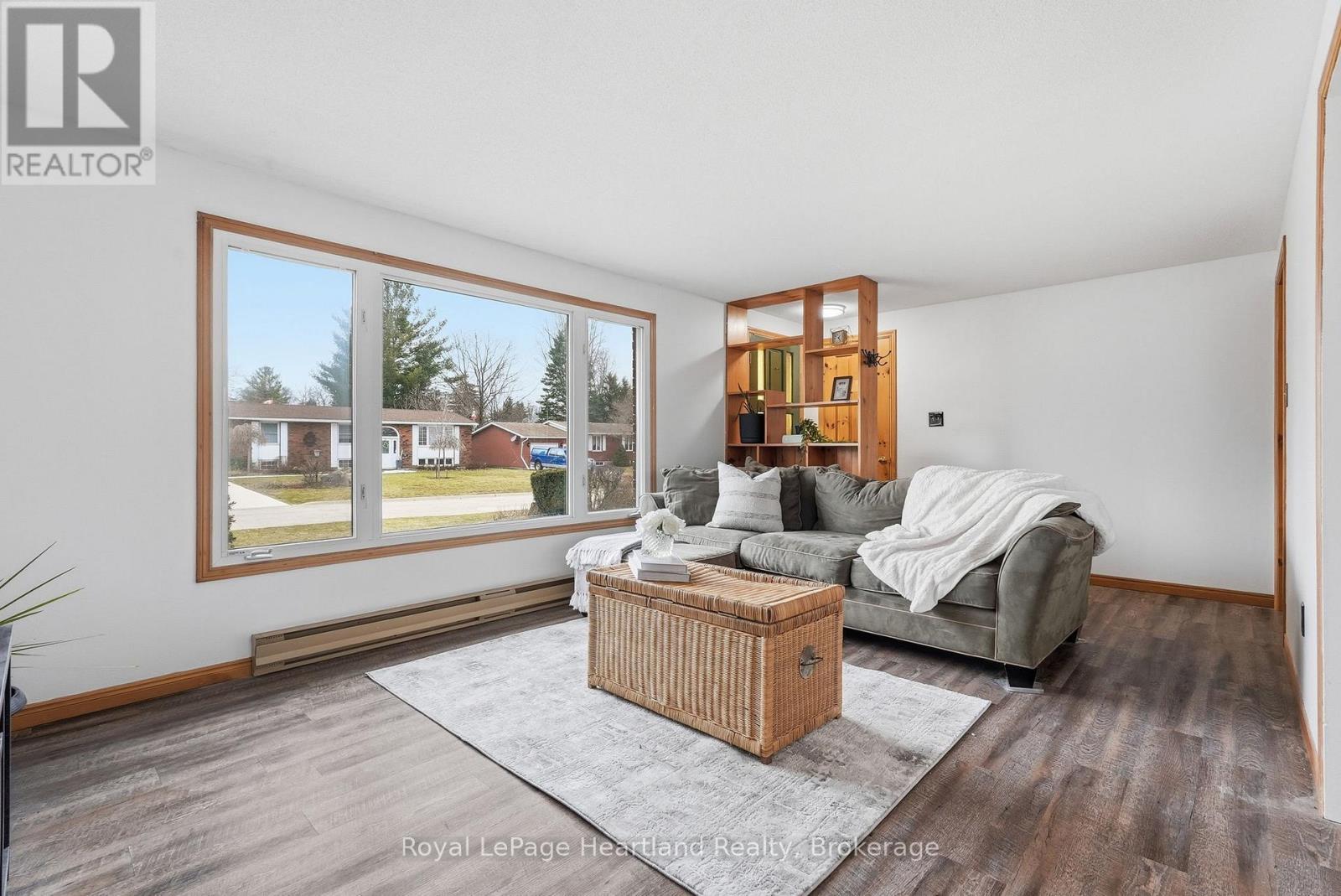 284 Manor Road, North Huron, Ontario  N0G 2W0 - Photo 6 - X12961034