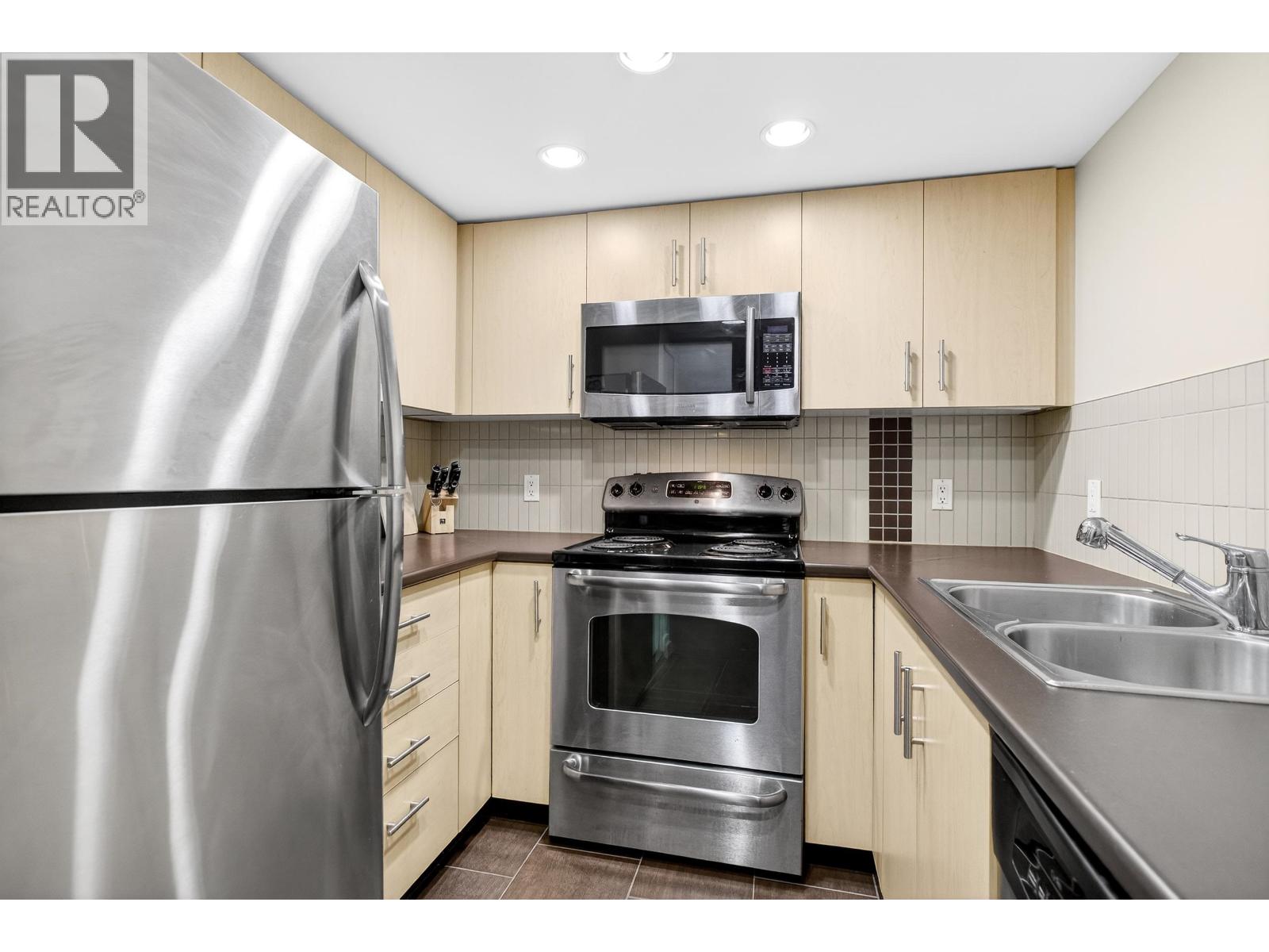 801 200 Keary Street, New Westminster, British Columbia  V3L 0A6 - Photo 10 - R3107043