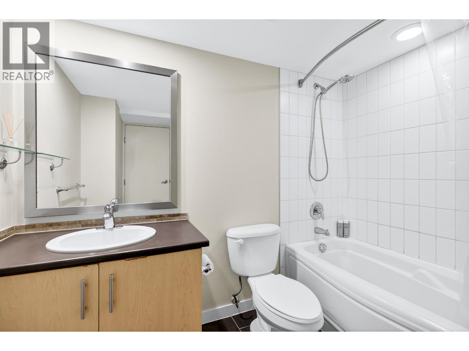 801 200 Keary Street, New Westminster, British Columbia  V3L 0A6 - Photo 12 - R3107043