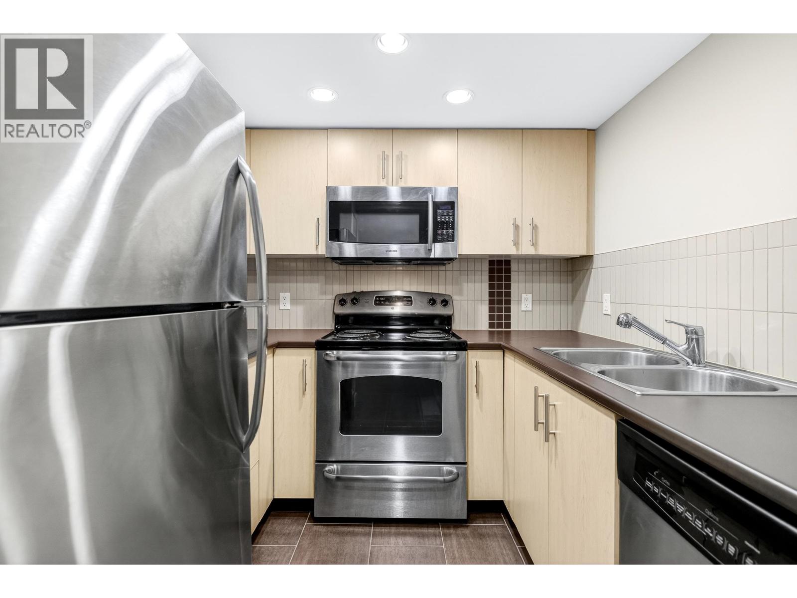 801 200 Keary Street, New Westminster, British Columbia  V3L 0A6 - Photo 9 - R3107043