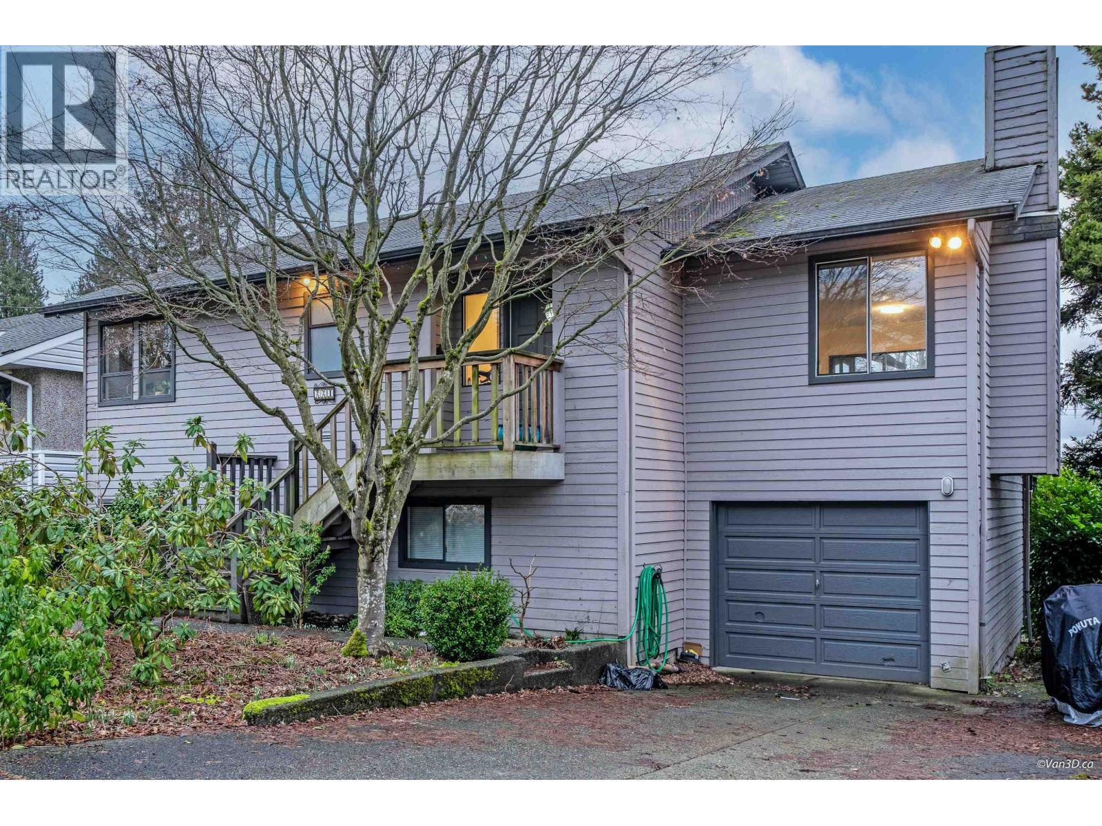 221 W 28th Street, North Vancouver, British Columbia  V7N 2H9 - Photo 2 - R3107065