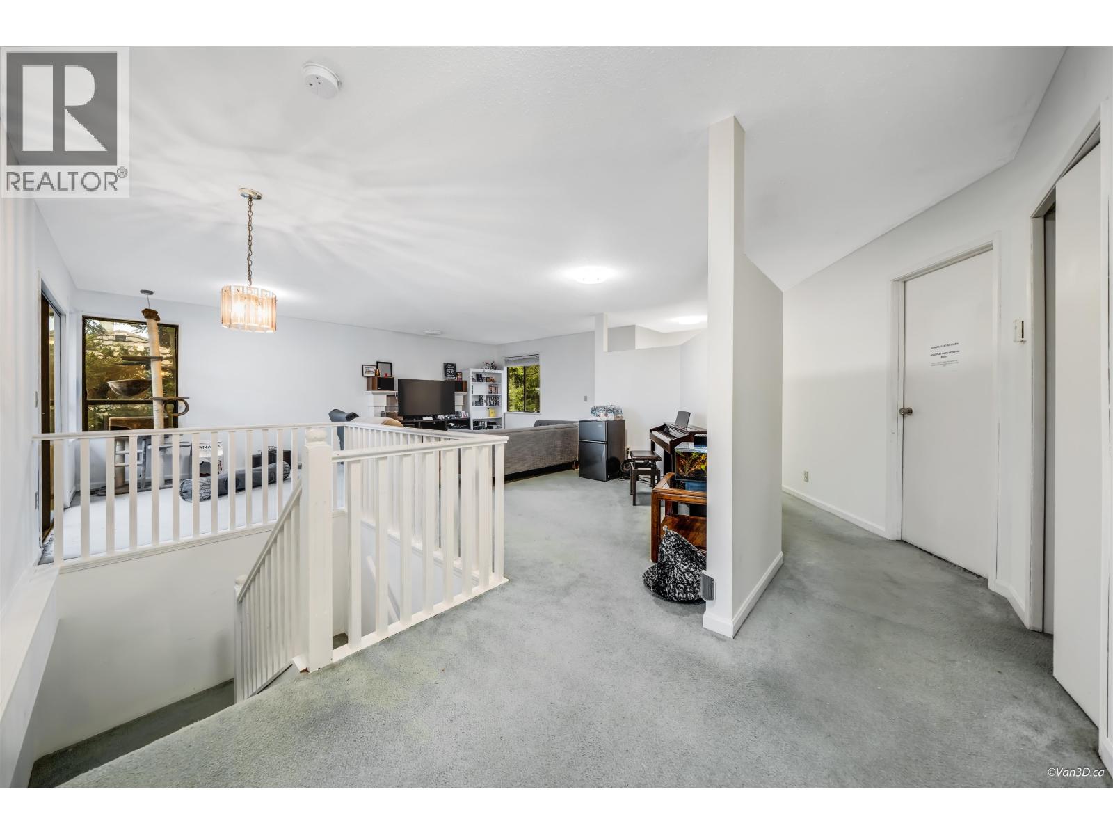 221 W 28th Street, North Vancouver, British Columbia  V7N 2H9 - Photo 6 - R3107065