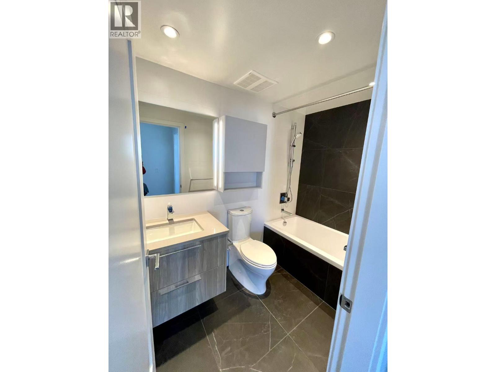 6699 Dunblane Avenue, Burnaby, British Columbia  V5H 0J8 - Photo 4 - R3107051