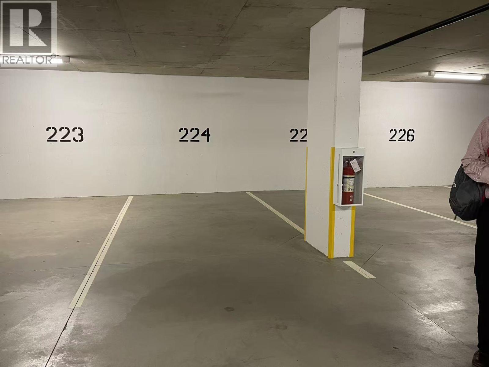 6699 Dunblane Avenue, Burnaby, British Columbia  V5H 0J8 - Photo 7 - R3107051