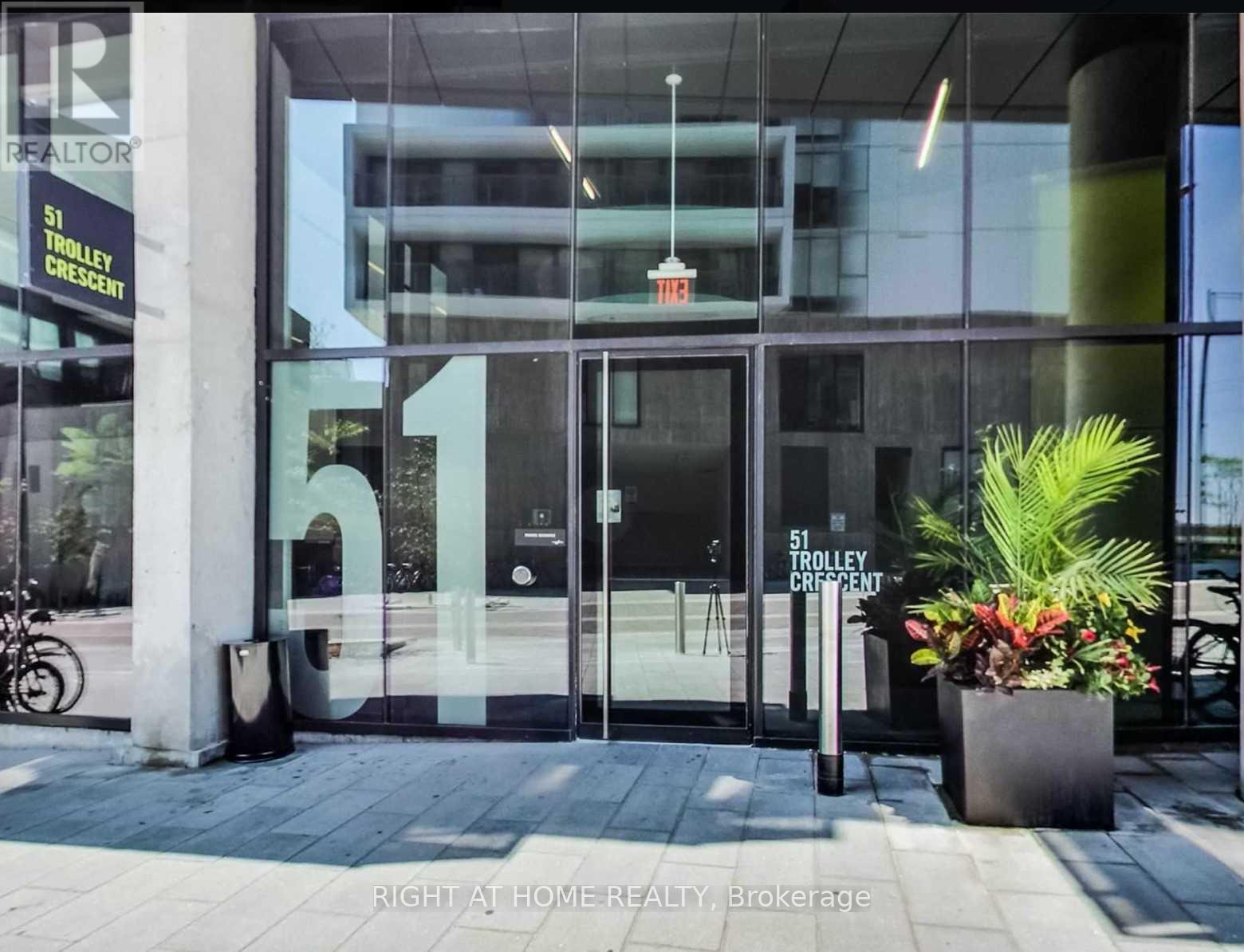 414 - 51 TROLLEY CRESCENT, Toronto, Ontario