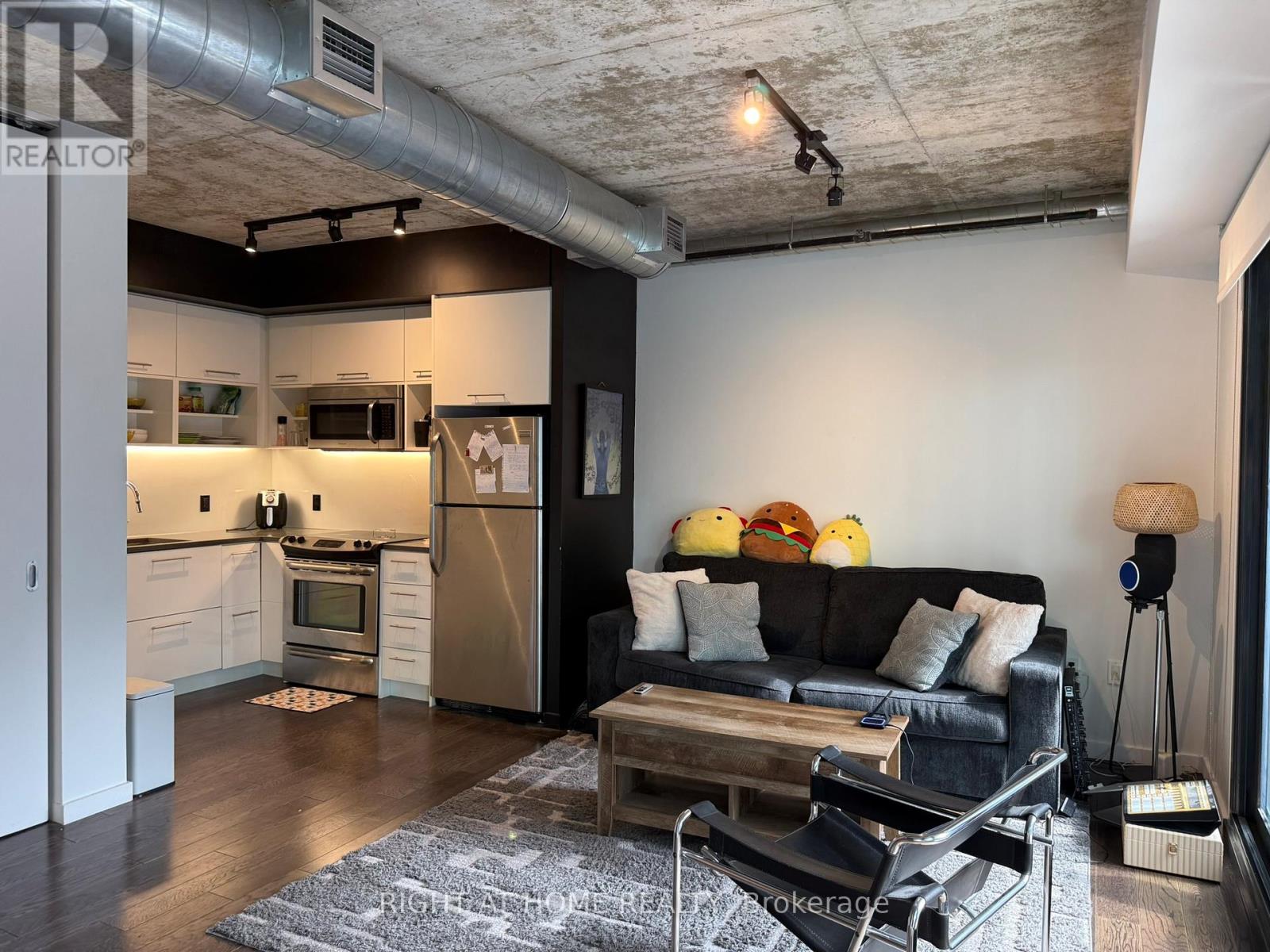 414 - 51 Trolley Crescent, Toronto, Ontario  M5A 0E9 - Photo 17 - C12961038