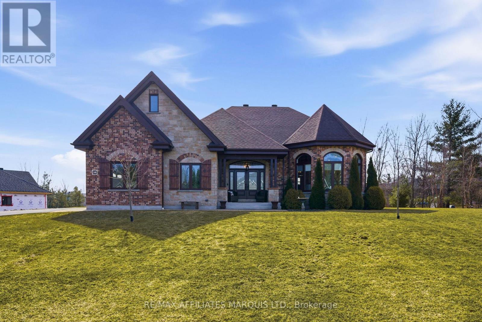 38 Forest Hill, South Stormont, Ontario  K0C 1P0 - Photo 2 - X12961028