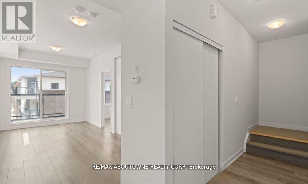 220 - 1695 Dersan Street, Pickering, Ontario  L1V 2P8 - Photo 6 - E12960978