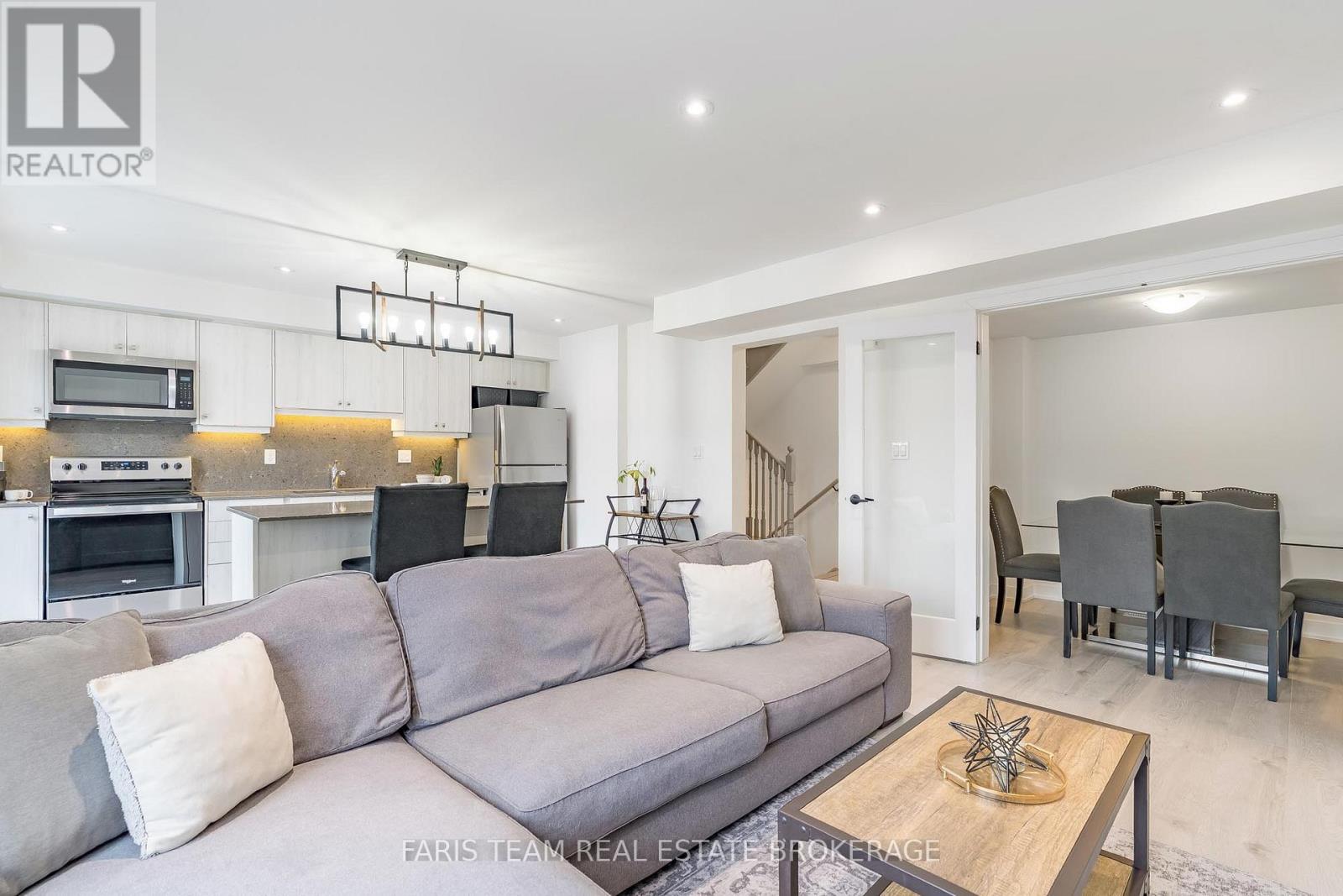 34 Hay Lane, Barrie, Ontario  L9J 0V5 - Photo 13 - S12903670