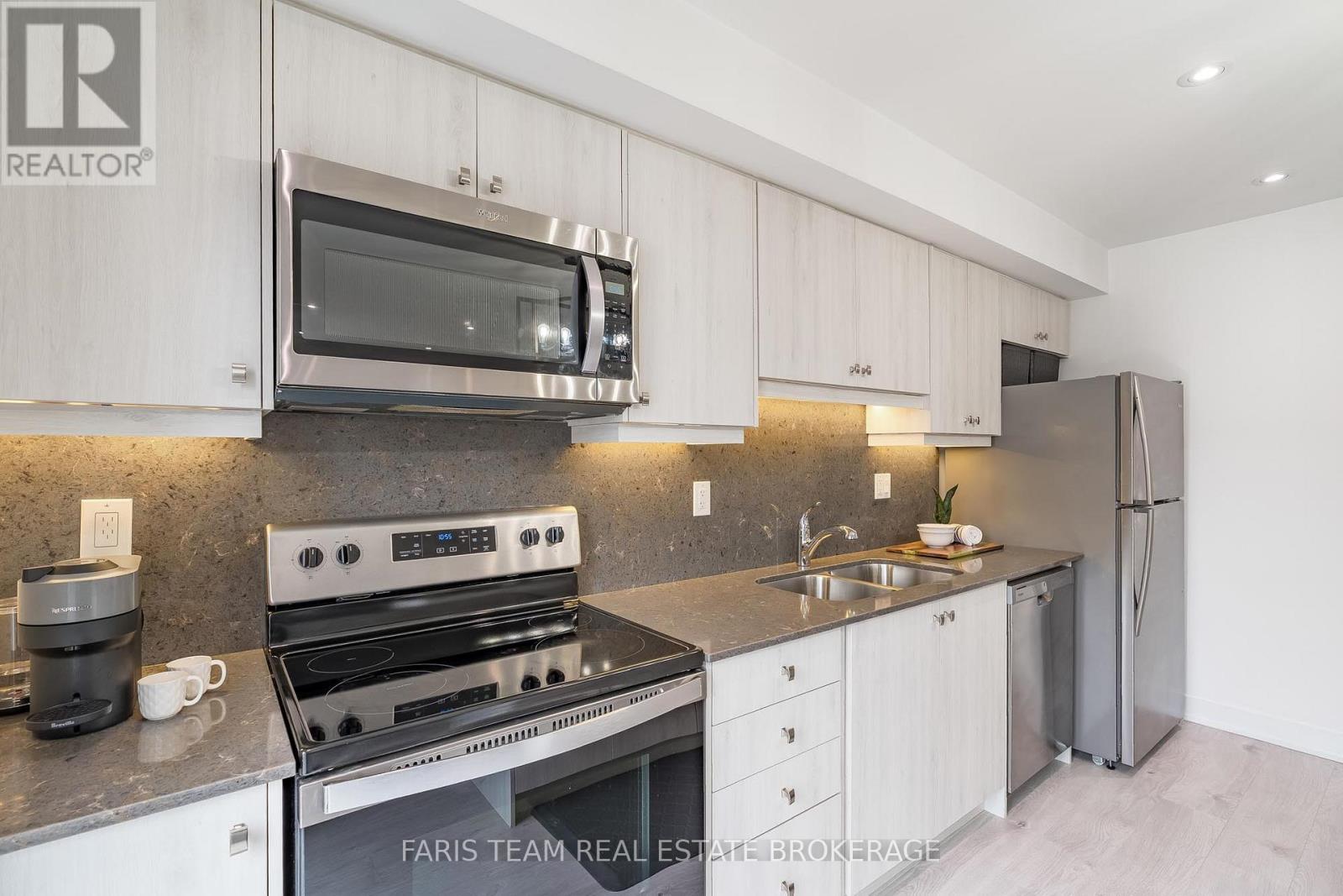 34 Hay Lane, Barrie, Ontario  L9J 0V5 - Photo 8 - S12903670