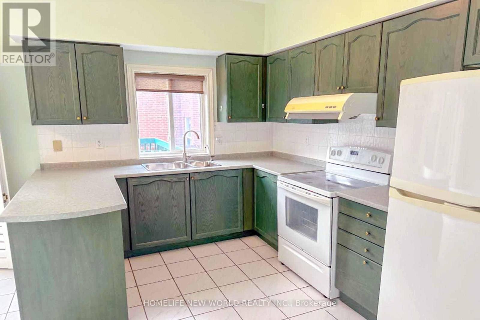 11 Firwood Drive, Richmond Hill, Ontario  L4S 1Z8 - Photo 5 - N12960970