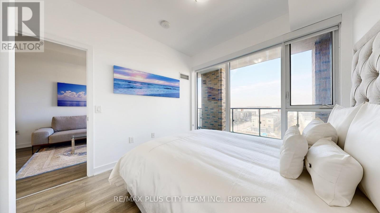 626 - 100 Eagle Rock Way, Vaughan, Ontario  L6A 5B9 - Photo 10 - N12961004