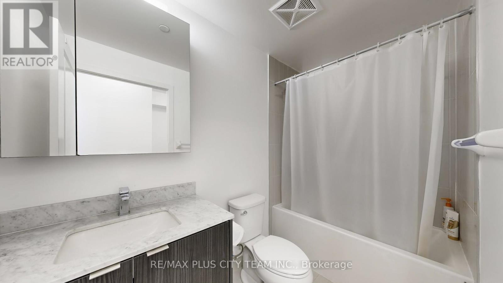 626 - 100 Eagle Rock Way, Vaughan, Ontario  L6A 5B9 - Photo 14 - N12961004