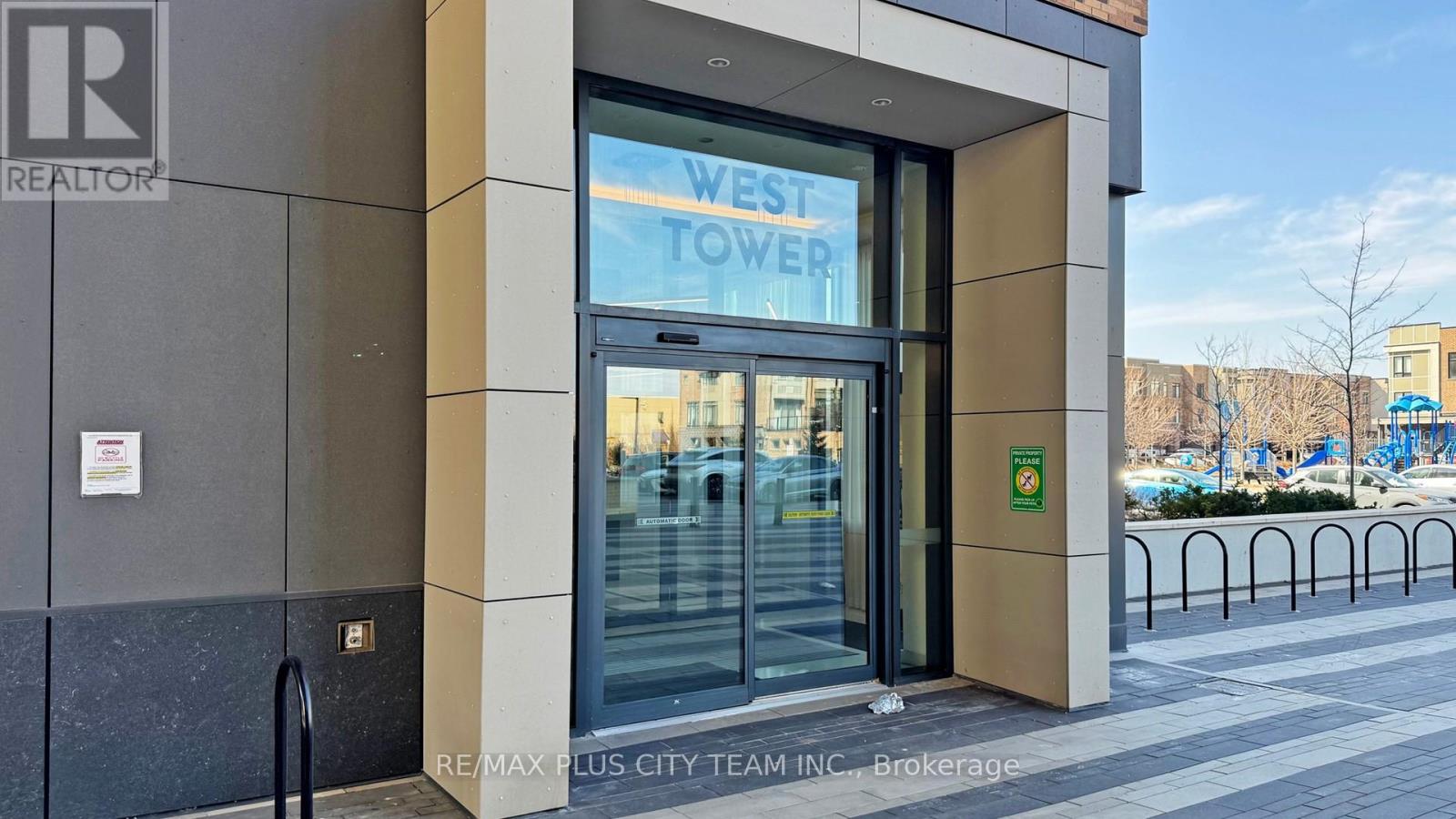 626 - 100 Eagle Rock Way, Vaughan, Ontario  L6A 5B9 - Photo 2 - N12961004