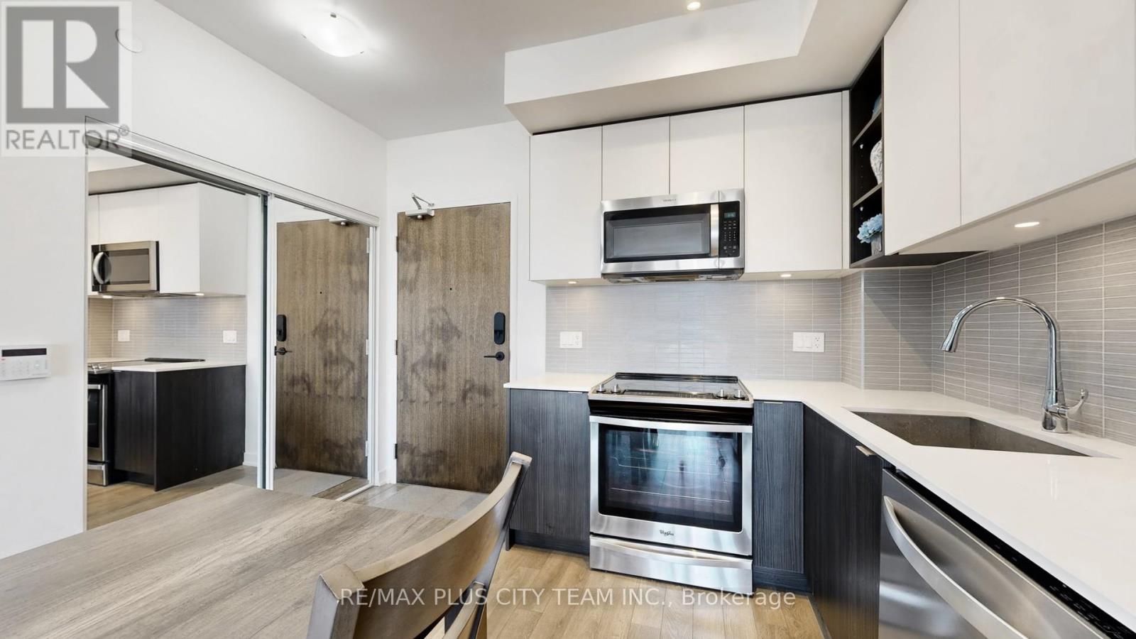 626 - 100 Eagle Rock Way, Vaughan, Ontario  L6A 5B9 - Photo 8 - N12961004