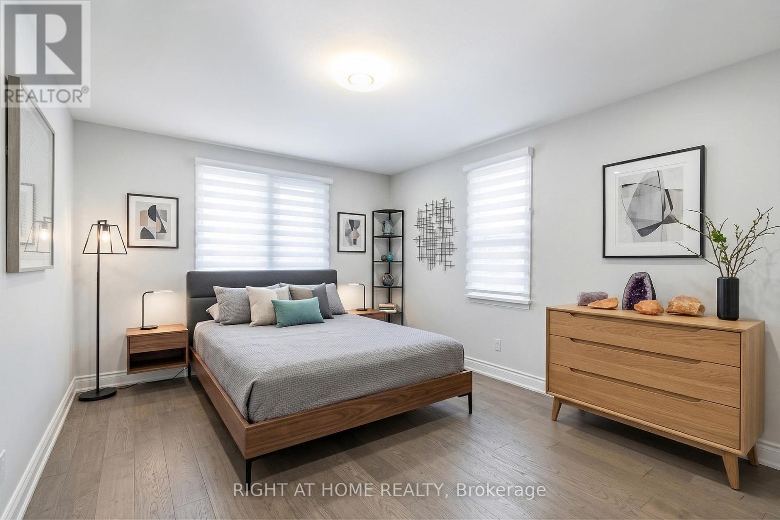 735 Srigley Street, Newmarket, Ontario  L3Y 1X6 - Photo 9 - N12961026