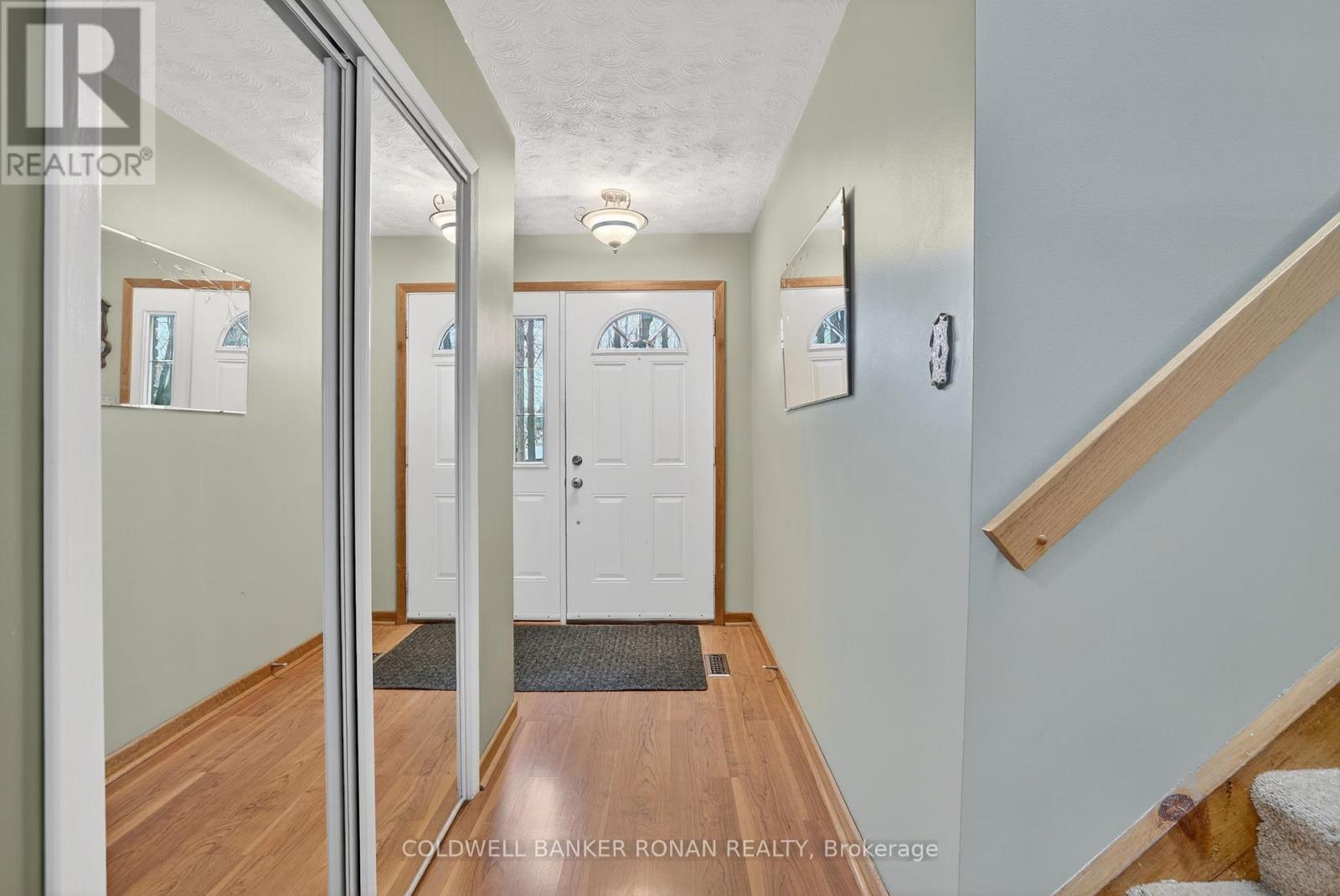 56 Lakeland Crescent, Richmond Hill, Ontario  L4E 2Z9 - Photo 4 - N12961046