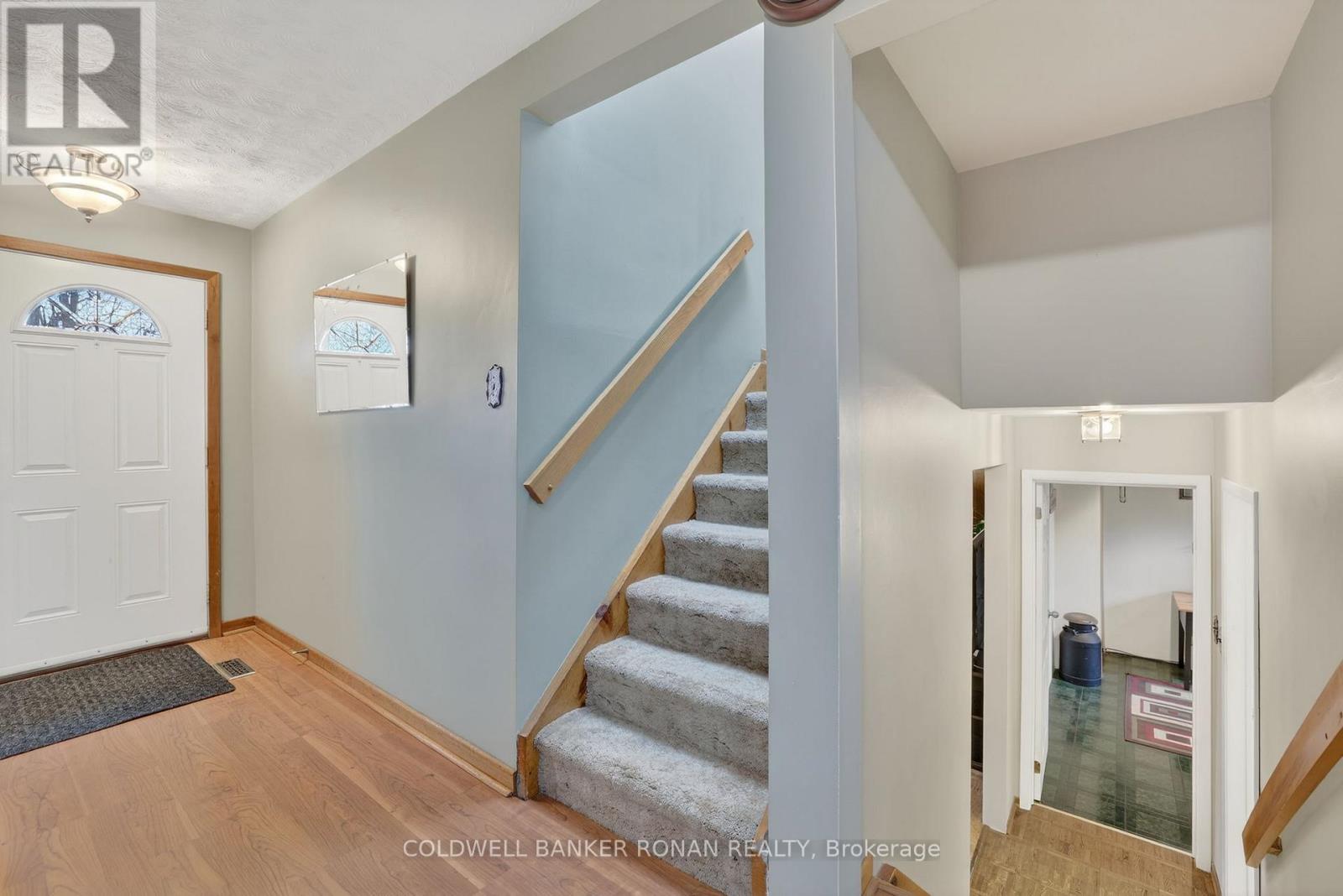 56 Lakeland Crescent, Richmond Hill, Ontario  L4E 2Z9 - Photo 5 - N12961046