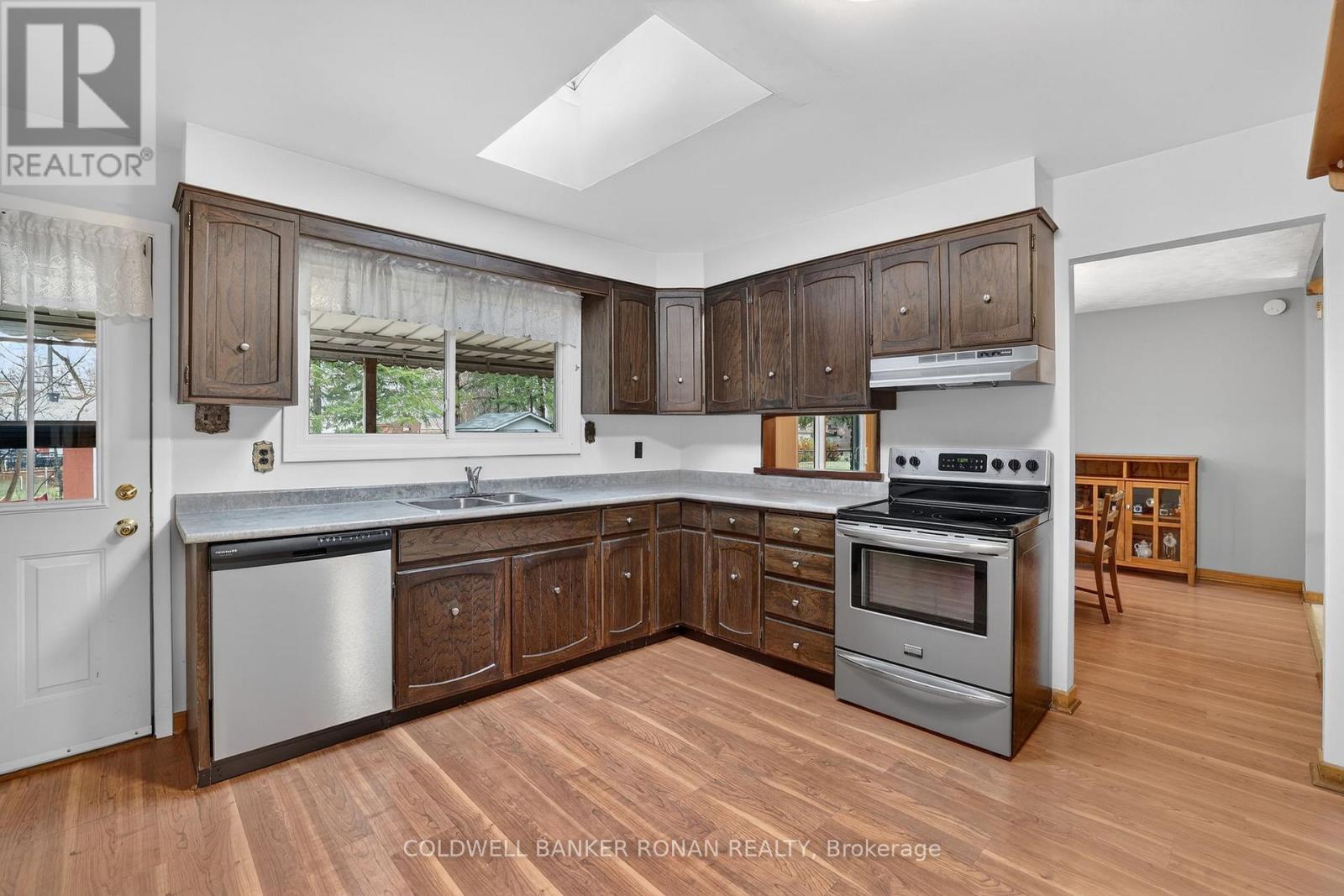 56 Lakeland Crescent, Richmond Hill, Ontario  L4E 2Z9 - Photo 6 - N12961046