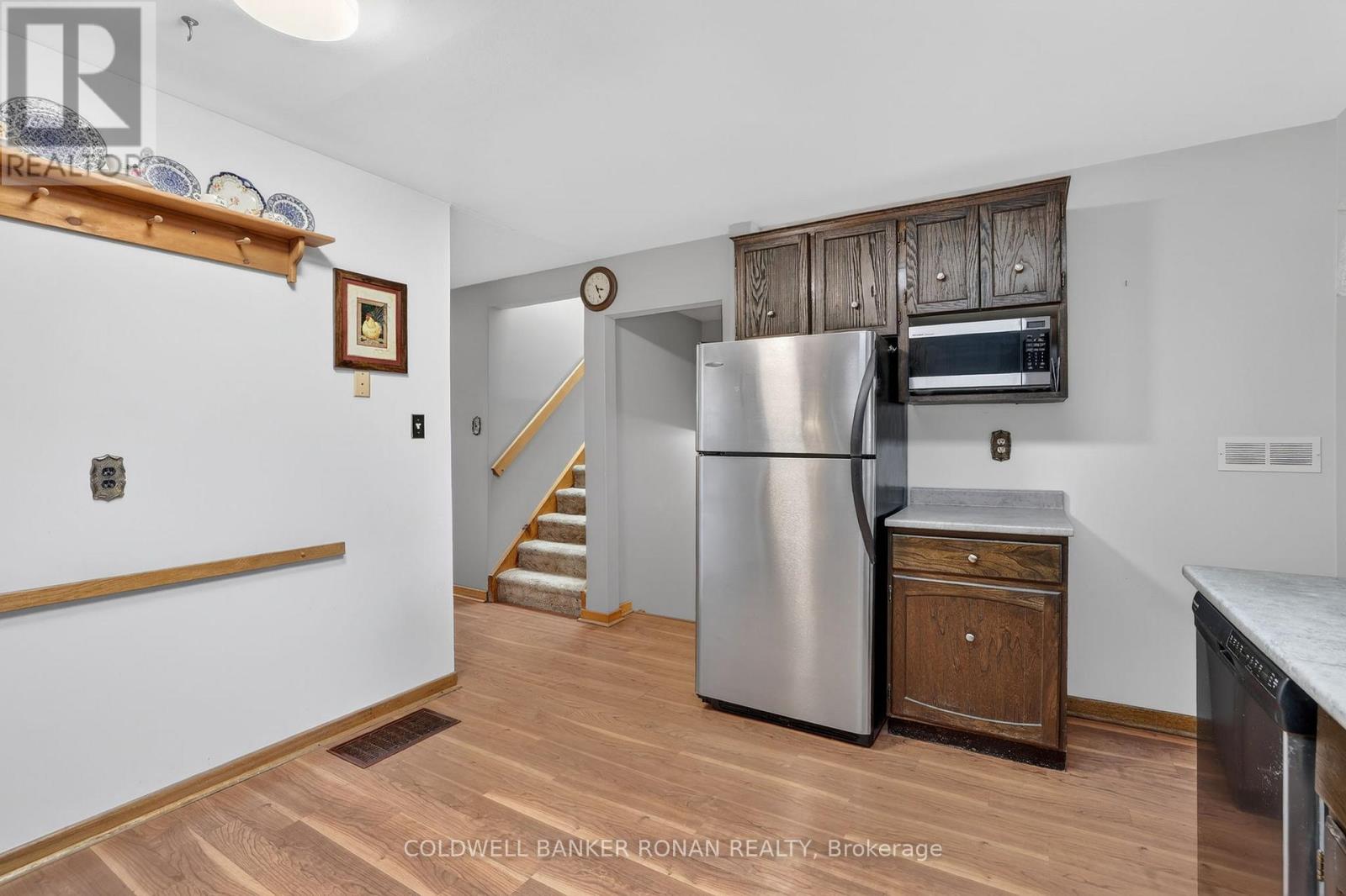 56 Lakeland Crescent, Richmond Hill, Ontario  L4E 2Z9 - Photo 7 - N12961046