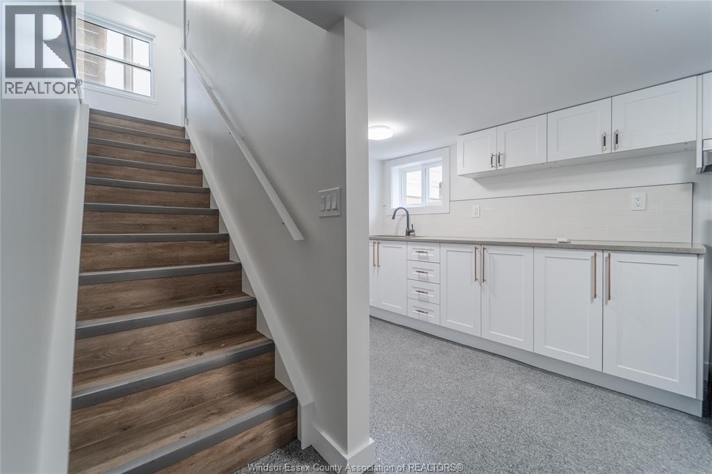 932 Oak Avenue Unit# Lower, Windsor, Ontario N9A 5G2 - Photo 3 - 26007133