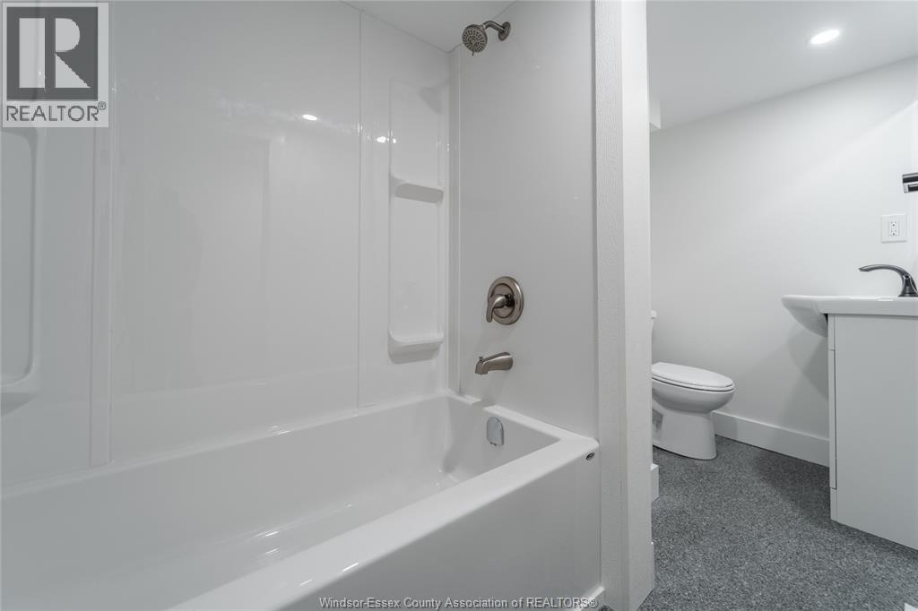 932 Oak Avenue Unit# Lower, Windsor, Ontario N9A 5G2 - Photo 8 - 26007133