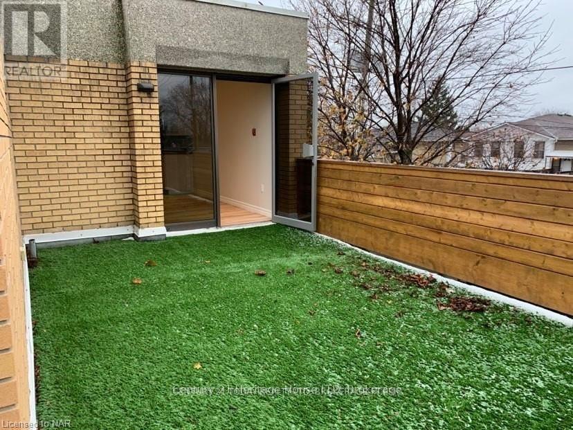 1 - 238 Bertie Street, Fort Erie, Ontario  L2A 1Z3 - Photo 5 - X12960946