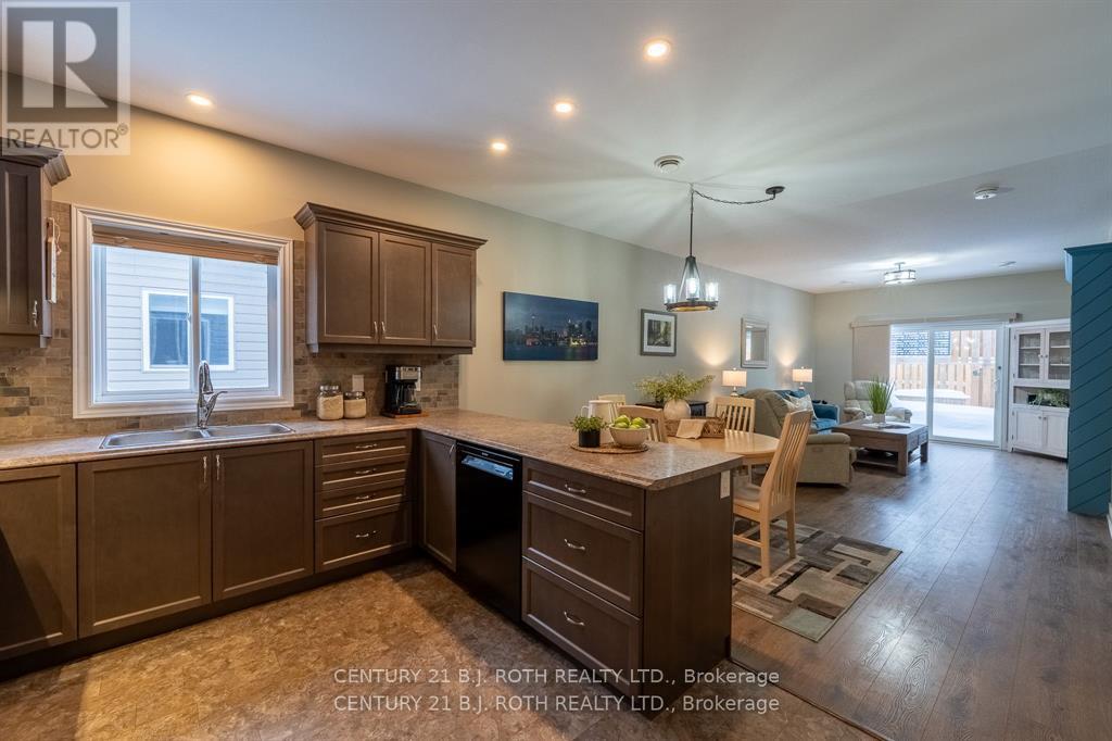 251 Lucy Lane, Orillia, Ontario L3V 0G3 - Photo 6 - S12960960