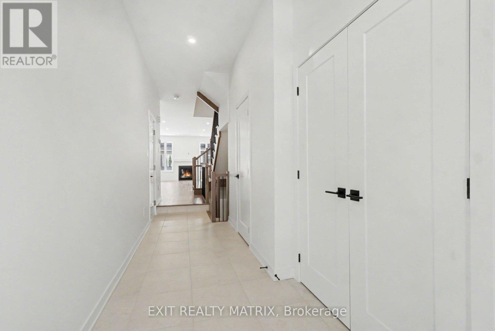 943 Cologne Street, Russell, Ontario  K0A 1W0 - Photo 3 - X12856418