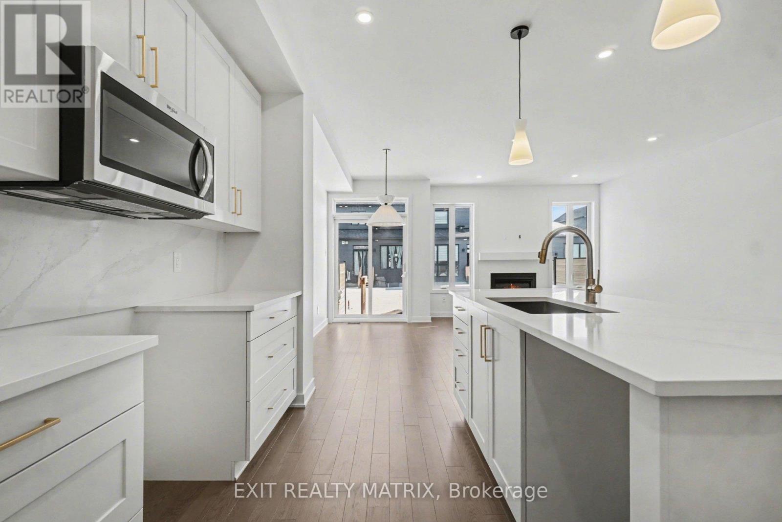 943 Cologne Street, Russell, Ontario  K0A 1W0 - Photo 8 - X12856418