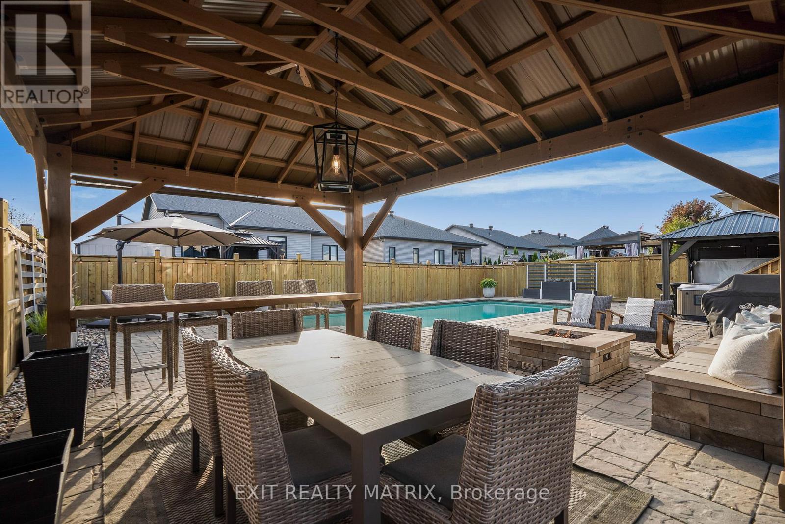 301 Colmar Street, Russell, Ontario  K0A 1W0 - Photo 32 - X12899682