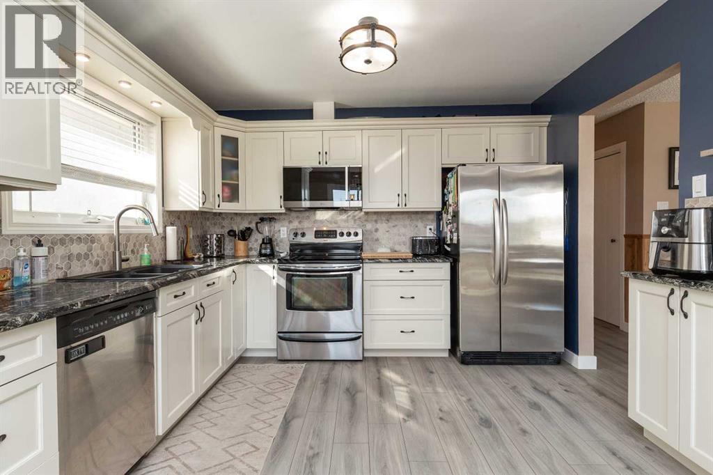 520 Maple Crescent, Picture Butte, Alberta  T0K 1V0 - Photo 7 - A2297894