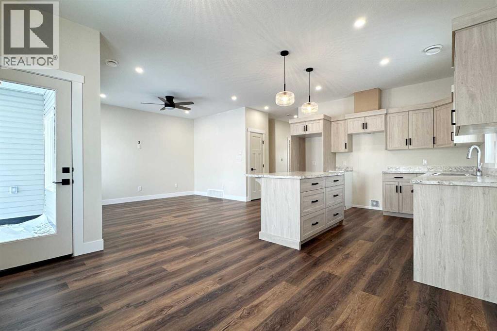 54 Lakeview Place, Whitecourt, Alberta  T7S 1T5 - Photo 4 - A2291134