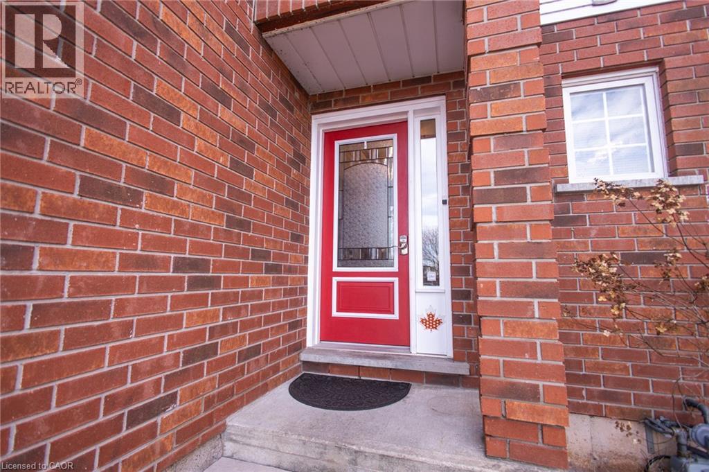 11 Tomahawk Drive, Grimsby, Ontario  L3M 5G4 - Photo 3 - 40811786