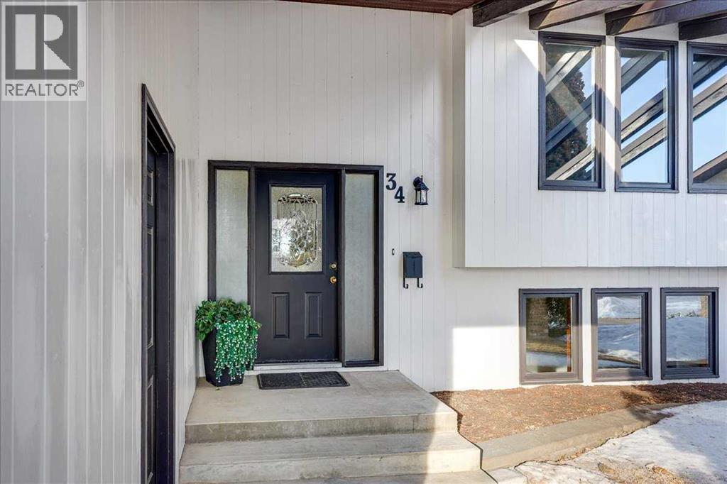 34 Richards Crescent, Red Deer, Alberta  T4P 3A7 - Photo 2 - A2292452