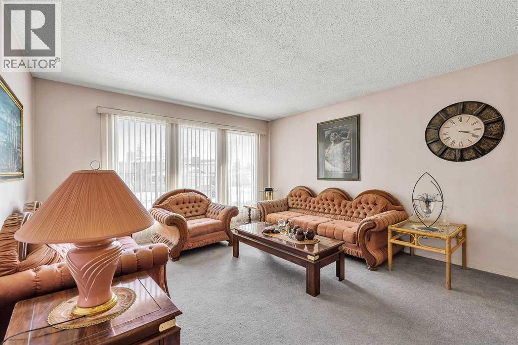 55 Midlake Place SE, Calgary, Alberta  T2X 1J2 - Photo 4 - A2292136