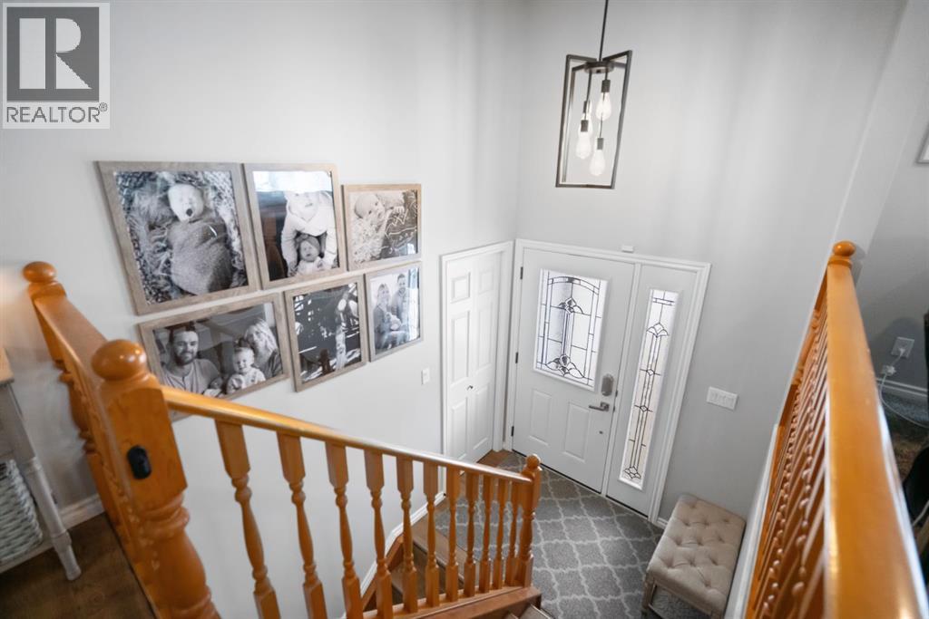 6405 50 Avenue, Camrose, Alberta  T4V 3Z9 - Photo 3 - A2298902