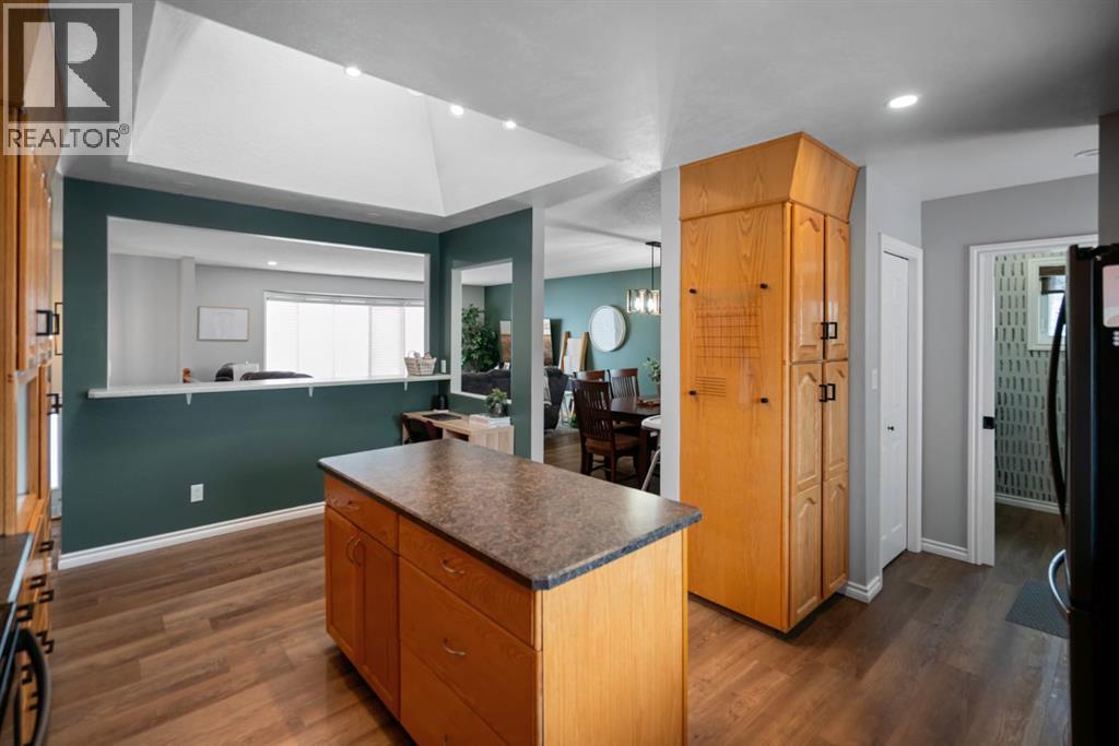 6405 50 Avenue, Camrose, Alberta  T4V 3Z9 - Photo 8 - A2298902